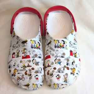 Crocs Classic Peanuts Clog Adult Size M9/W11 EUC